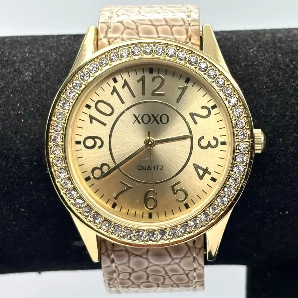 Y2K Gold XOXO Watch